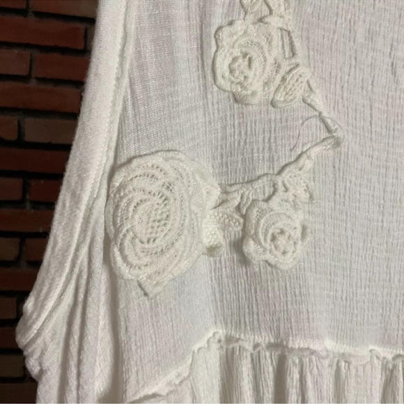 Taylor & Sage Women’s L Sleeveless Women’s Pullover Top Off White blouse - Picture 6 of 7